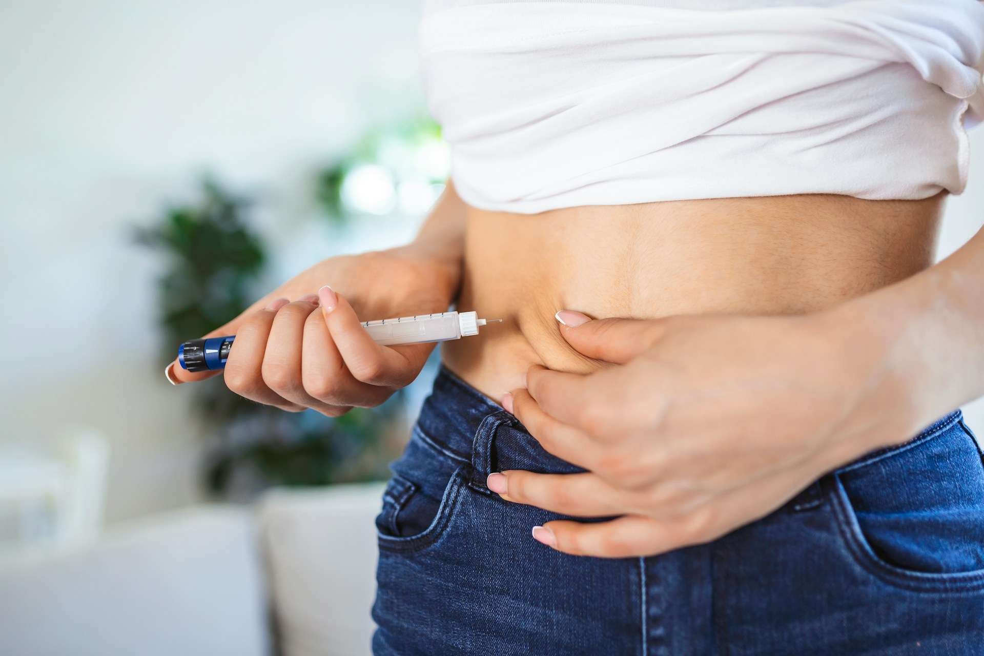 Tirzepatide vs Semaglutide: Which Weight Loss Injection Is Better for Your Goals?